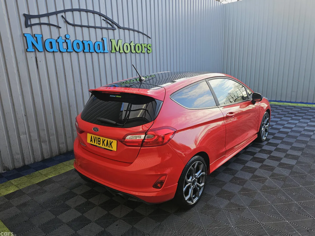 Ford Fiesta Hatchback, Petrol, 2018, Red