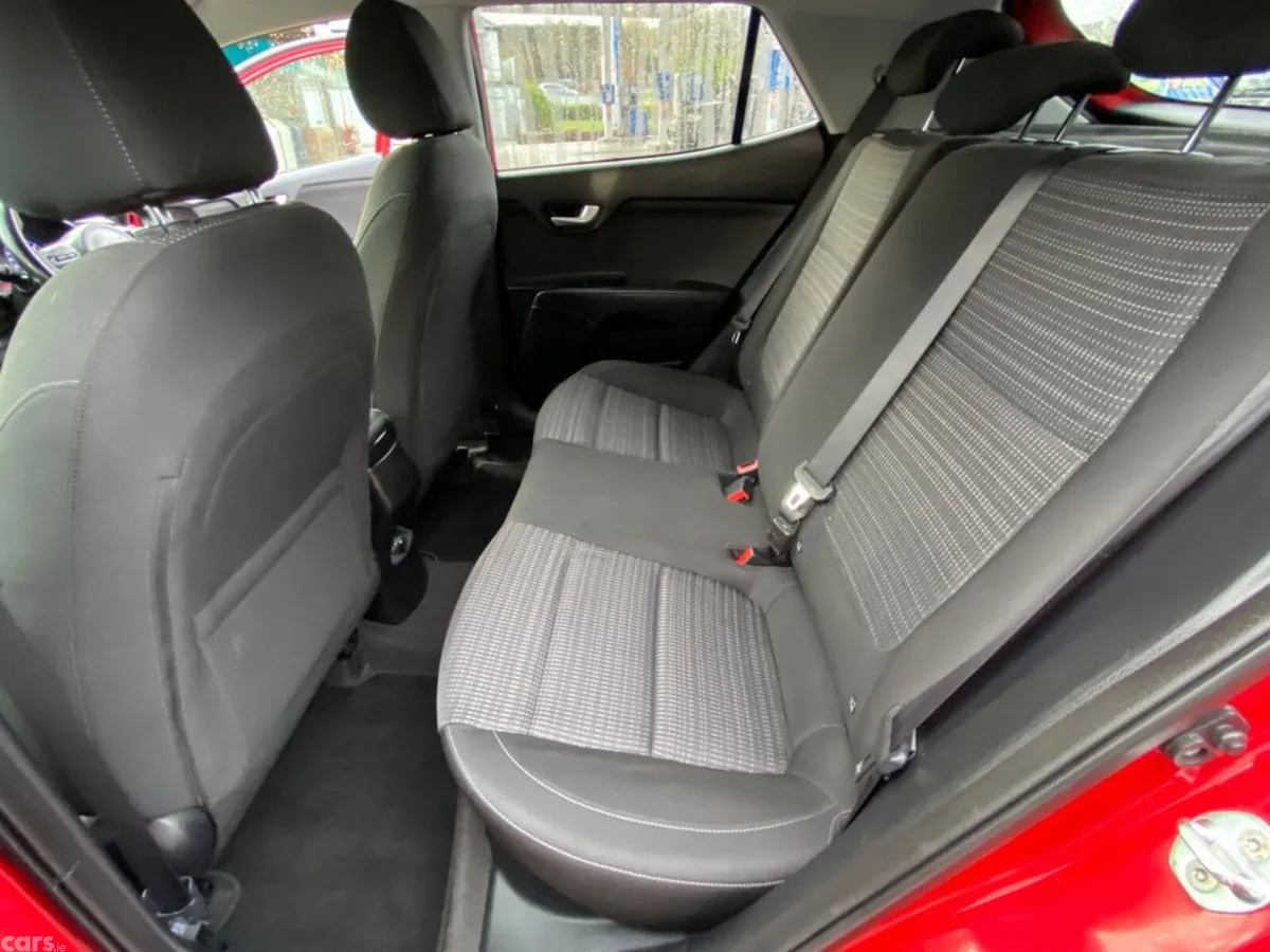 Kia Stonic Estate/Jeep, Diesel, 2018, Red