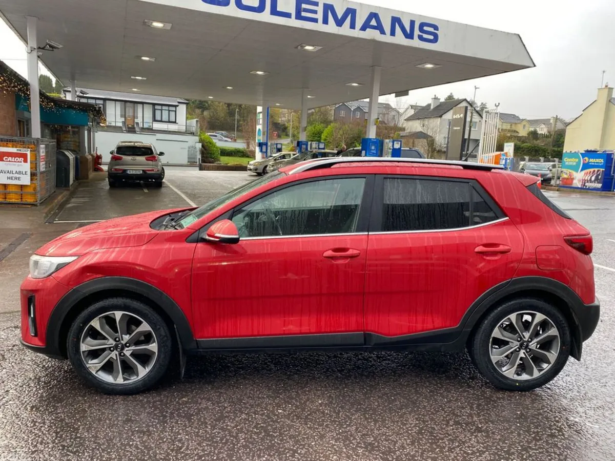 Kia Stonic Estate/Jeep, Diesel, 2018, Red