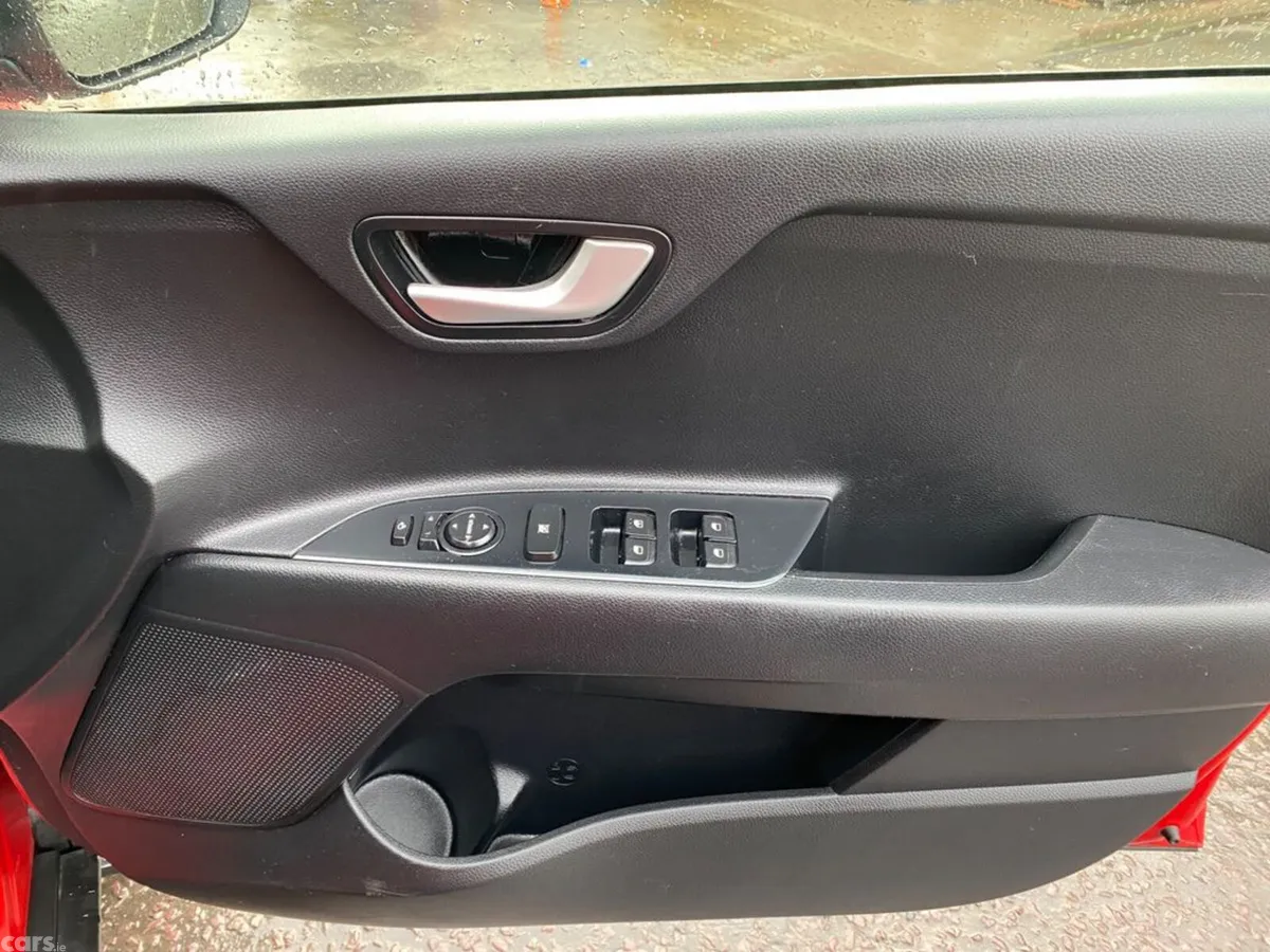 Kia Stonic Estate/Jeep, Diesel, 2018, Red