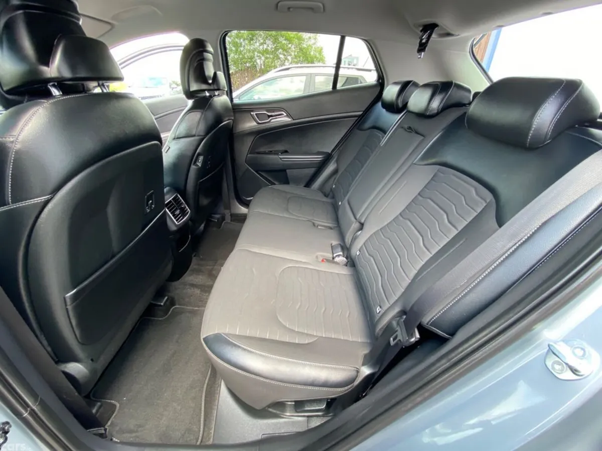 Kia Sportage SUV, Diesel Hybrid, 2023, Grey