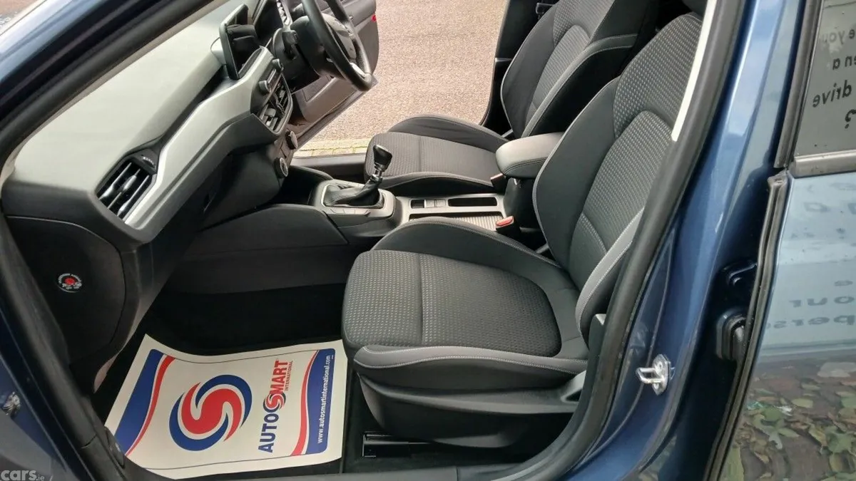 Ford Focus Hatchback, Petrol, 2020, Blue