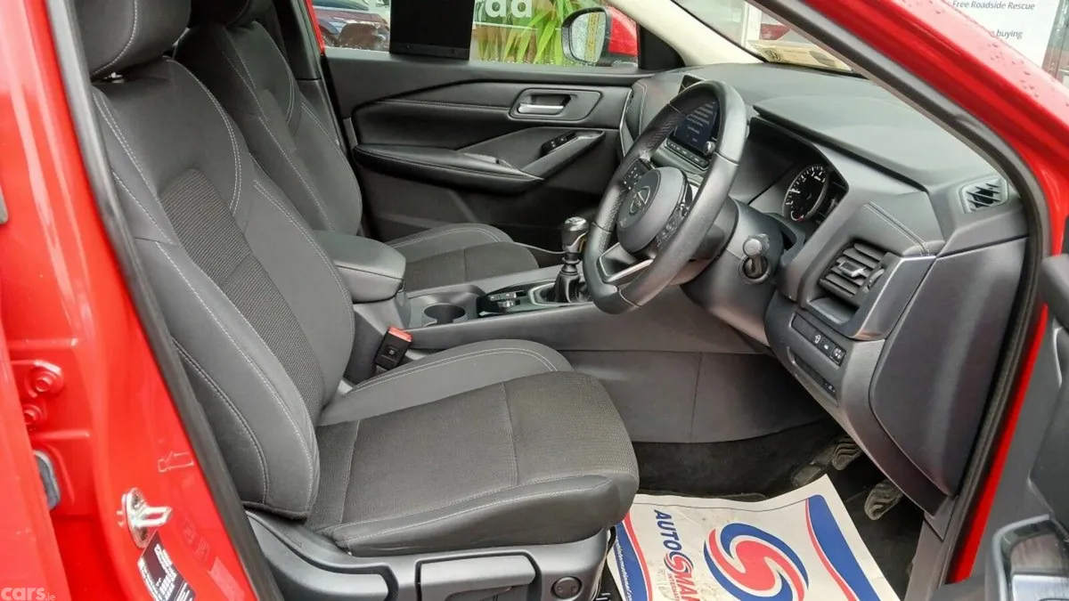Nissan Qashqai SUV, Petrol, 2021, Red