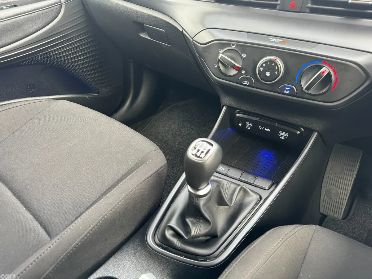 Hyundai i20 Hatchback, Petrol, 2025, Blue