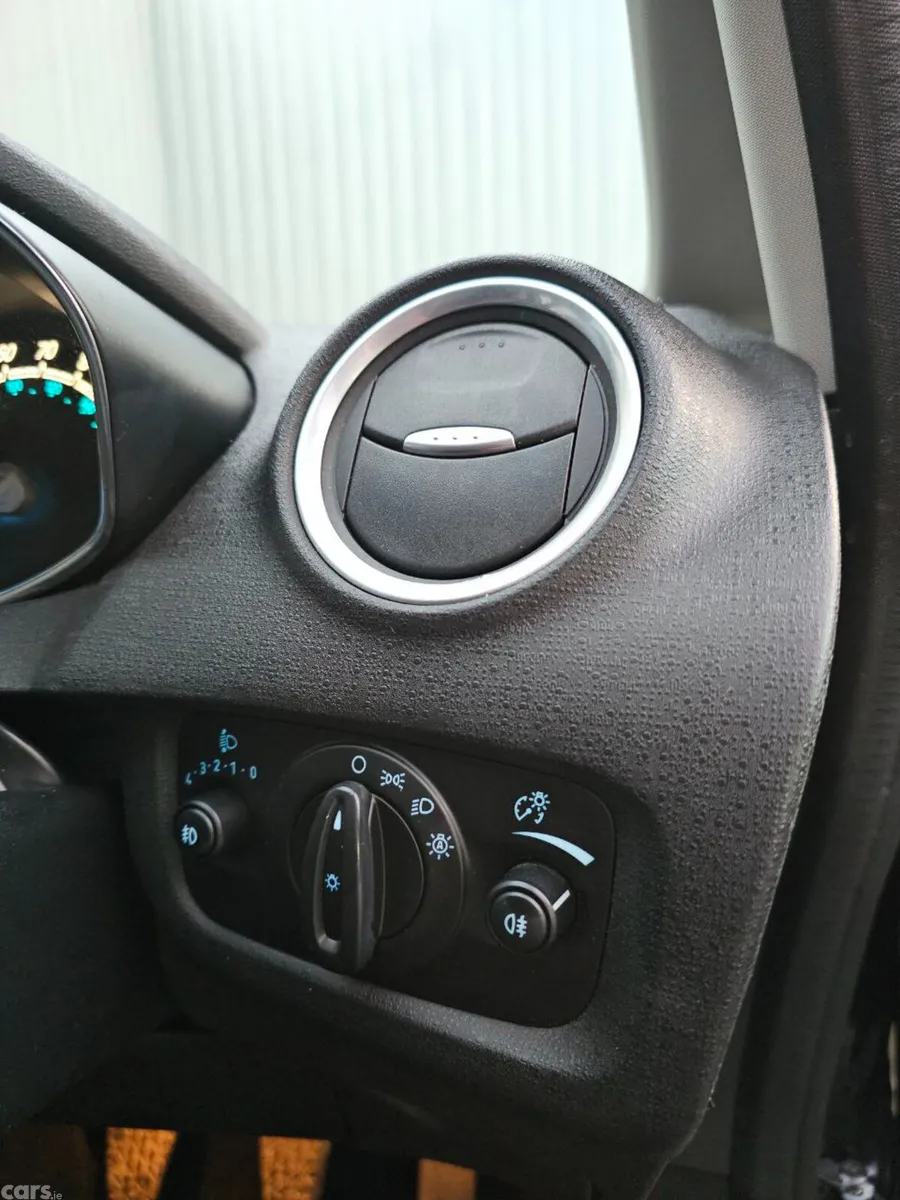 Ford Fiesta Hatchback, Petrol, 2015, Black