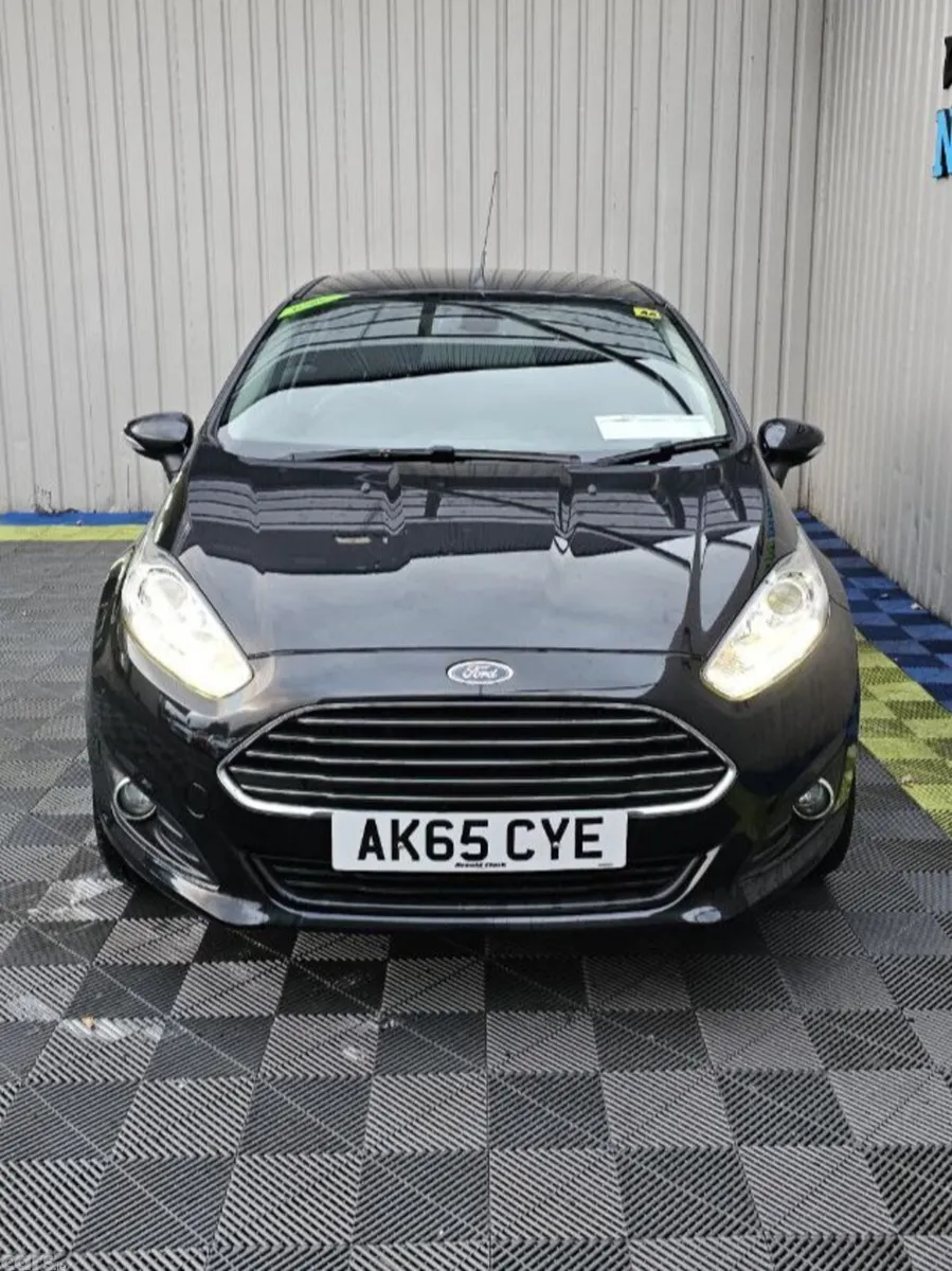 Ford Fiesta Hatchback, Petrol, 2015, Black