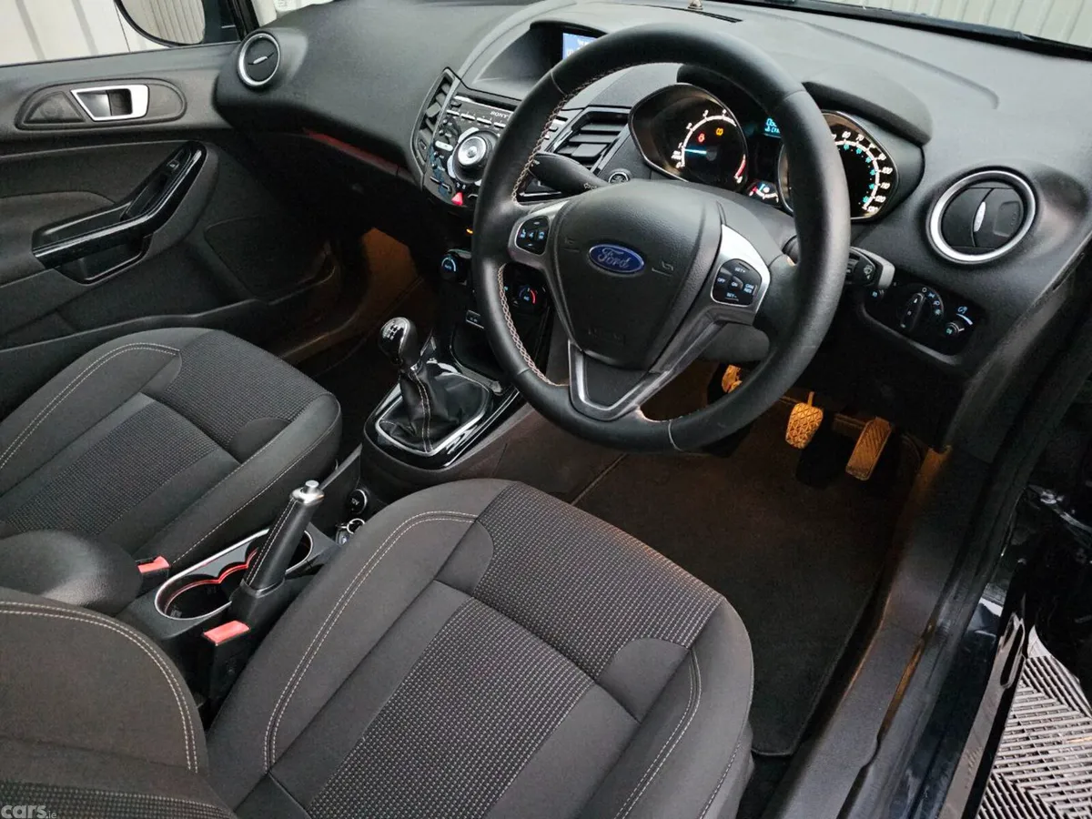 Ford Fiesta Hatchback, Petrol, 2015, Black