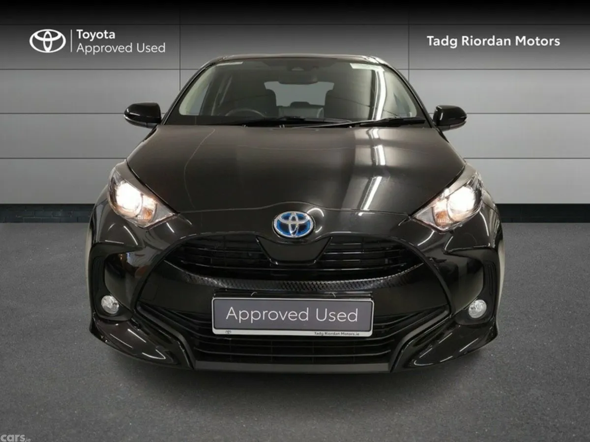 Toyota Yaris Hatchback, Petrol Hybrid, 2024, Black