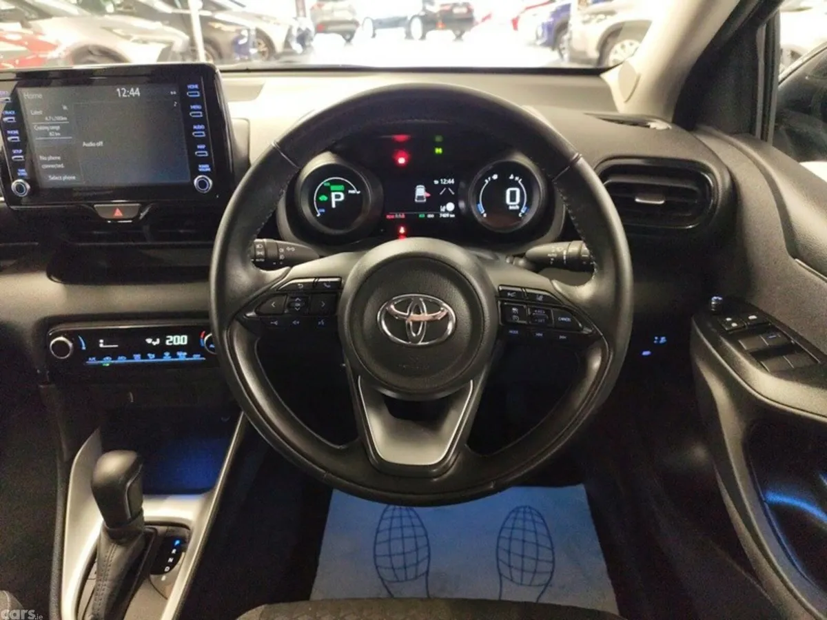 Toyota Yaris Hatchback, Petrol Hybrid, 2024, Black