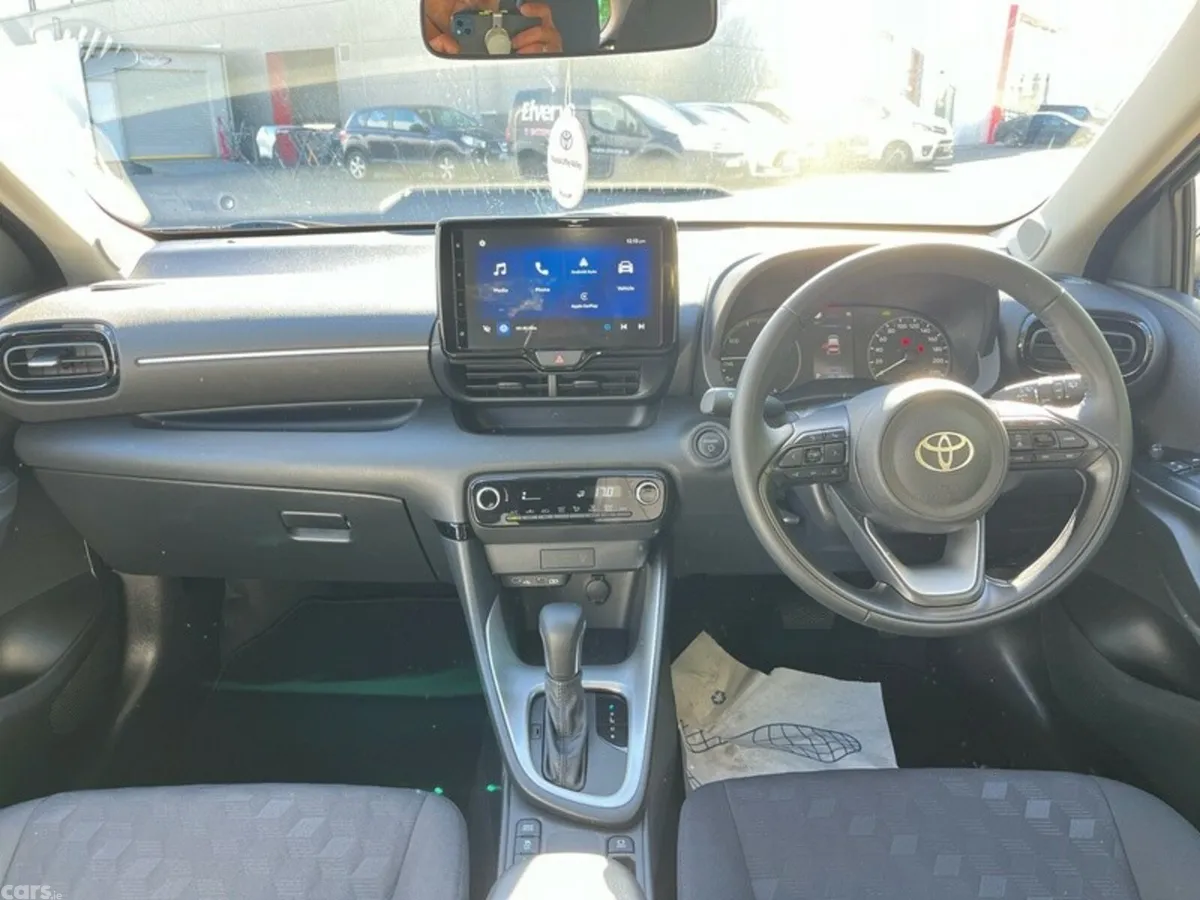 Toyota Yaris Hatchback, Petrol Hybrid, 2025, Black