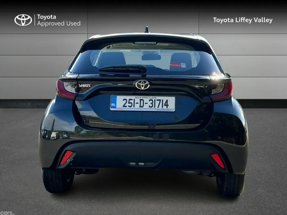 Toyota Yaris Hatchback, Petrol Hybrid, 2025, Black
