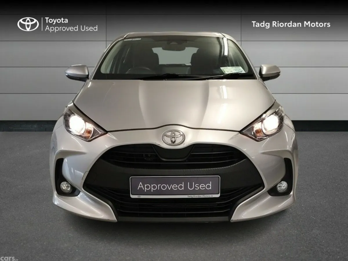 Toyota Yaris Hatchback, Petrol, 2021, Silver