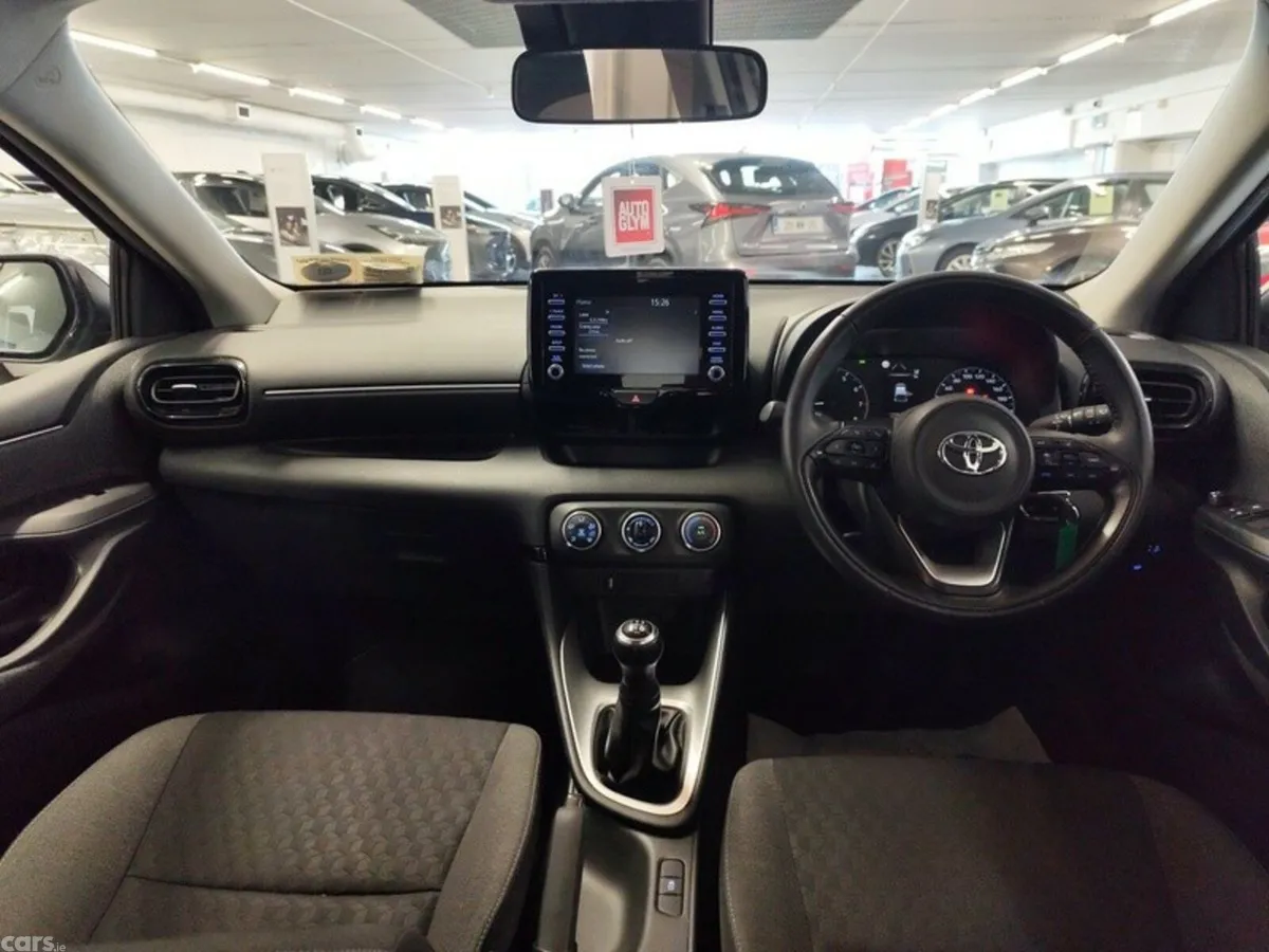 Toyota Yaris Hatchback, Petrol, 2021, Silver