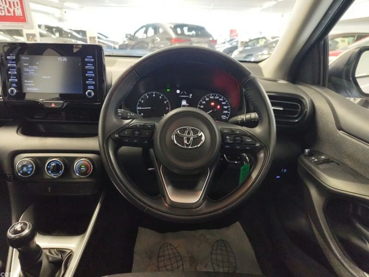 Toyota Yaris Hatchback, Petrol, 2021, Silver