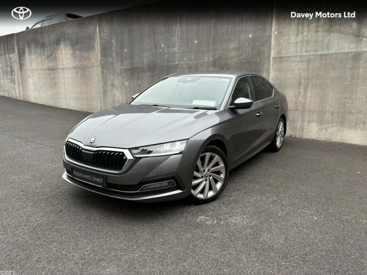 Skoda Octavia Hatchback, Diesel, 2023, Grey