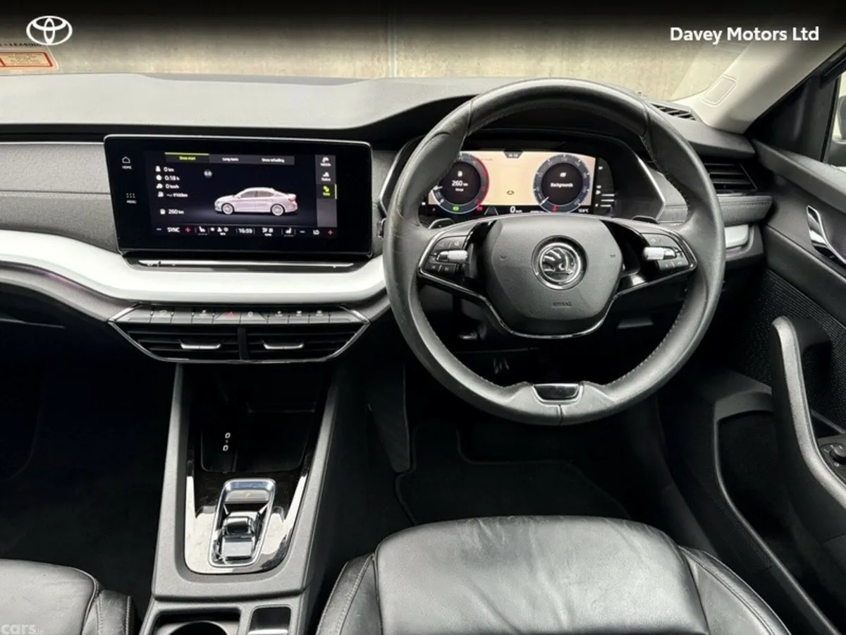 Skoda Octavia Hatchback, Diesel, 2023, Grey