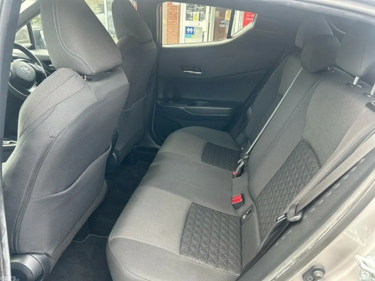 Toyota C-HR SUV, Petrol Hybrid, 2021, Grey
