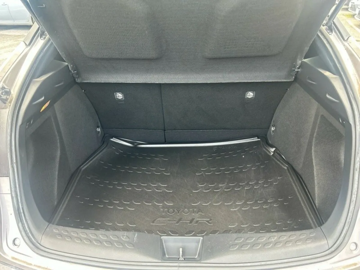Toyota C-HR SUV, Petrol Hybrid, 2021, Grey