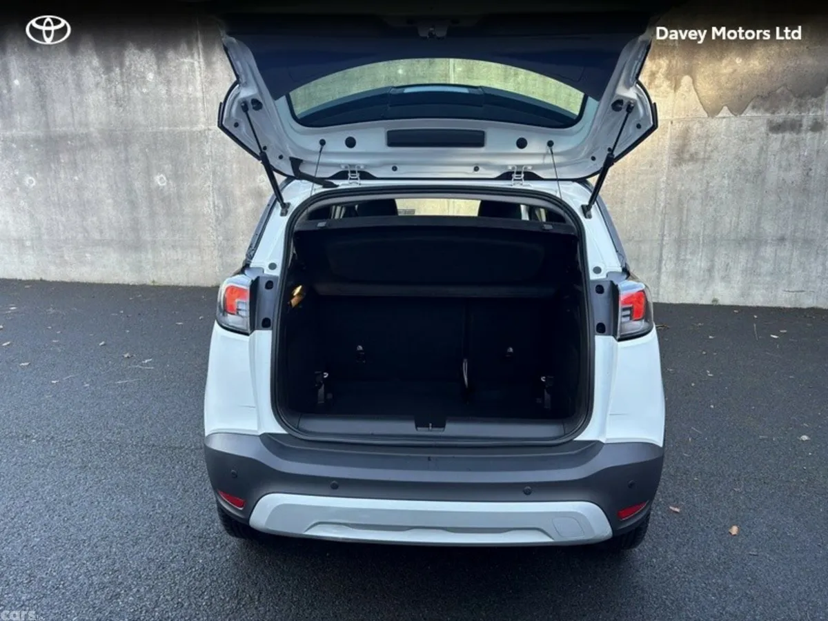Opel Crossland MPV, Petrol, 2022, White