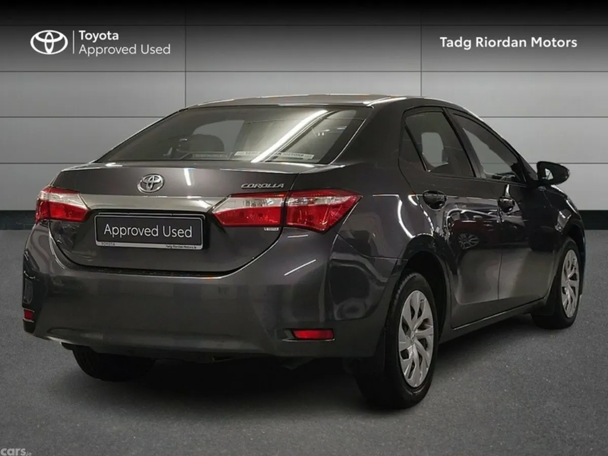Toyota Corolla Saloon, Petrol, 2018, Grey