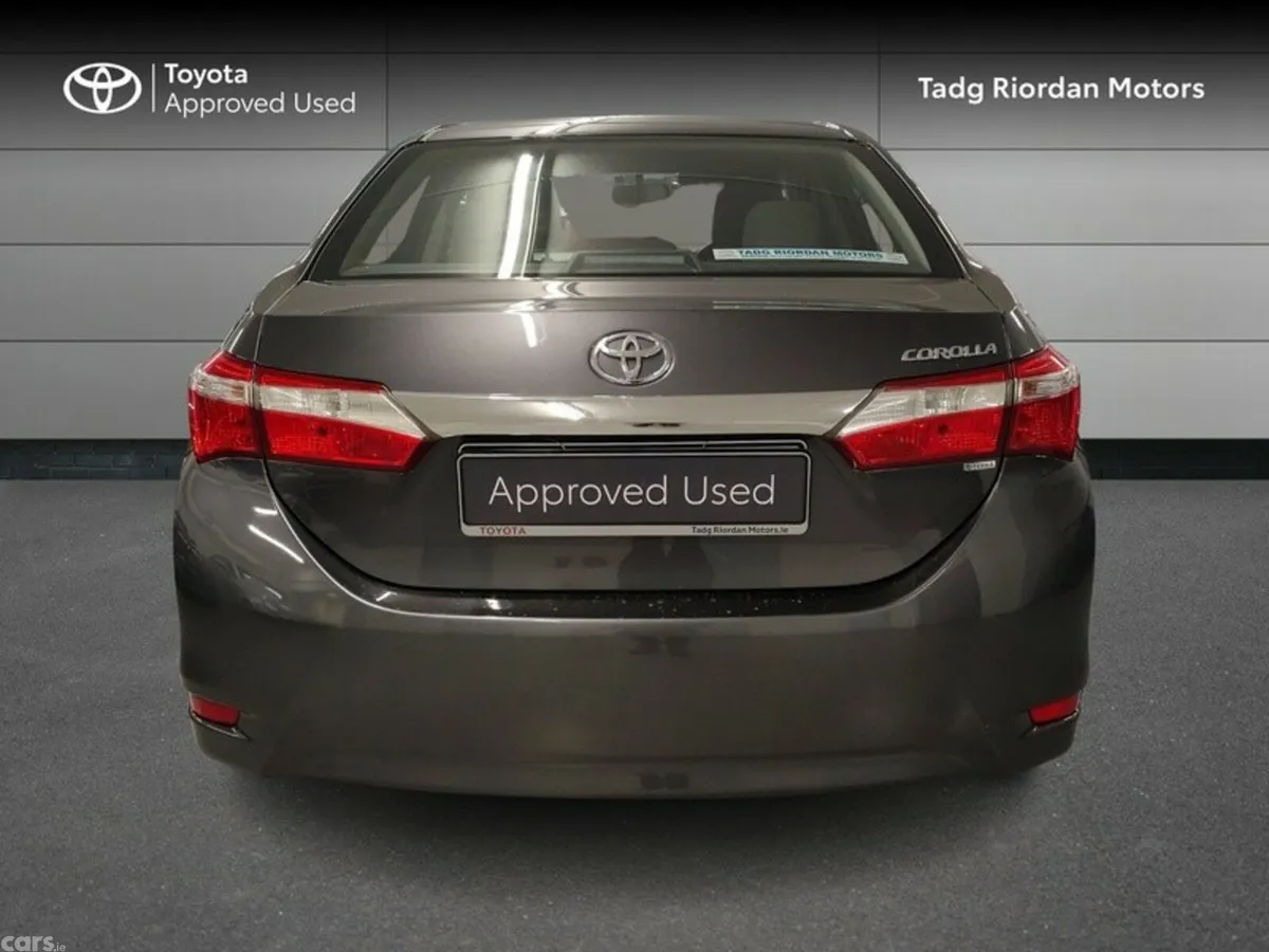 Toyota Corolla Saloon, Petrol, 2018, Grey