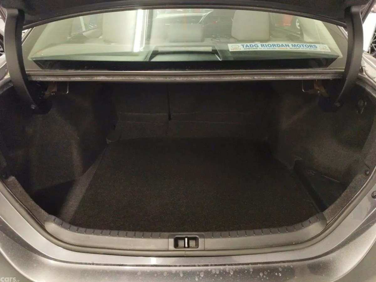 Toyota Corolla Saloon, Petrol, 2018, Grey