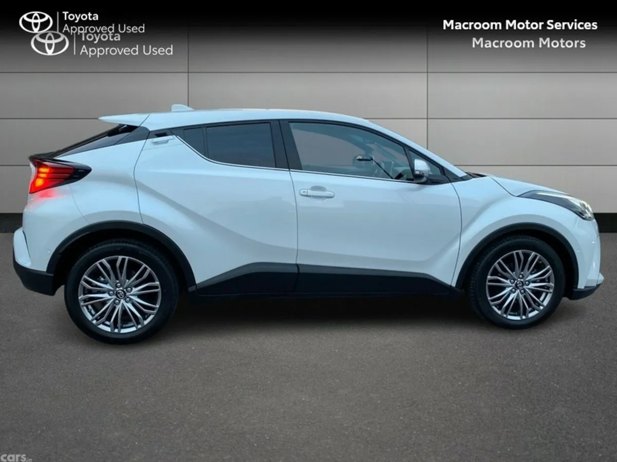 Toyota C-HR SUV, Petrol Hybrid, 2023, White
