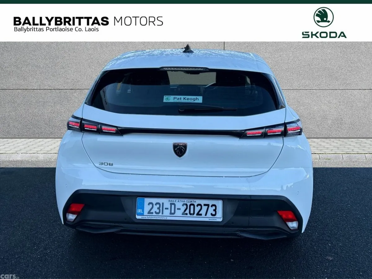 Peugeot 308 Hatchback, Petrol, 2023, White