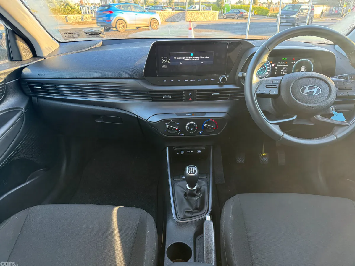 Hyundai i20 Hatchback, Petrol, 2025, White