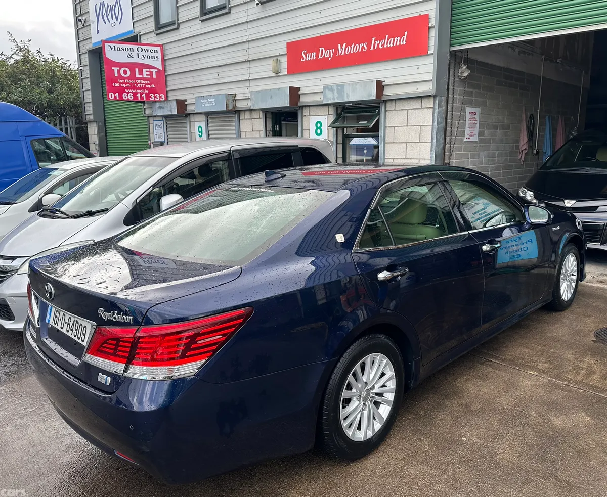 Toyota Crown Saloon, Petrol Hybrid, 2016, Blue