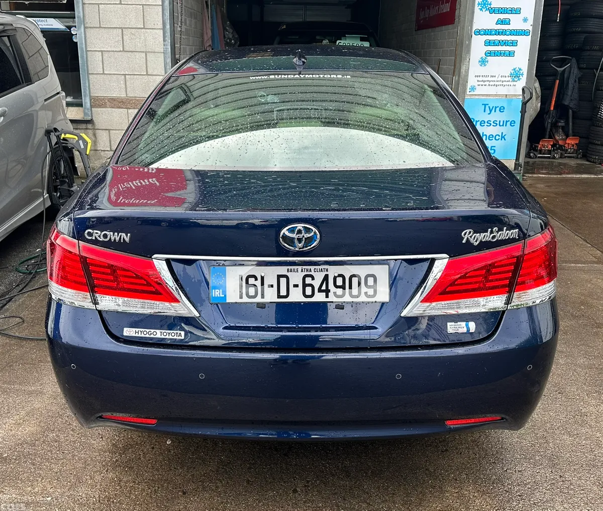 Toyota Crown Saloon, Petrol Hybrid, 2016, Blue