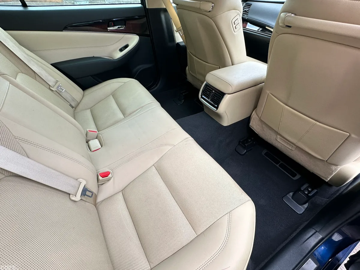 Toyota Crown Saloon, Petrol Hybrid, 2016, Blue