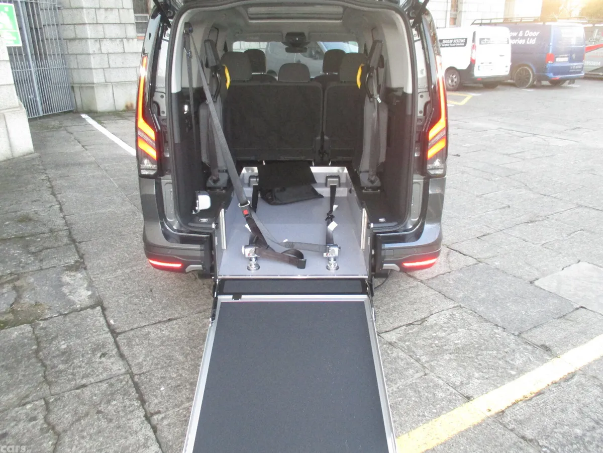 Ford Tourneo Connect MPV, Diesel, 2026, Grey
