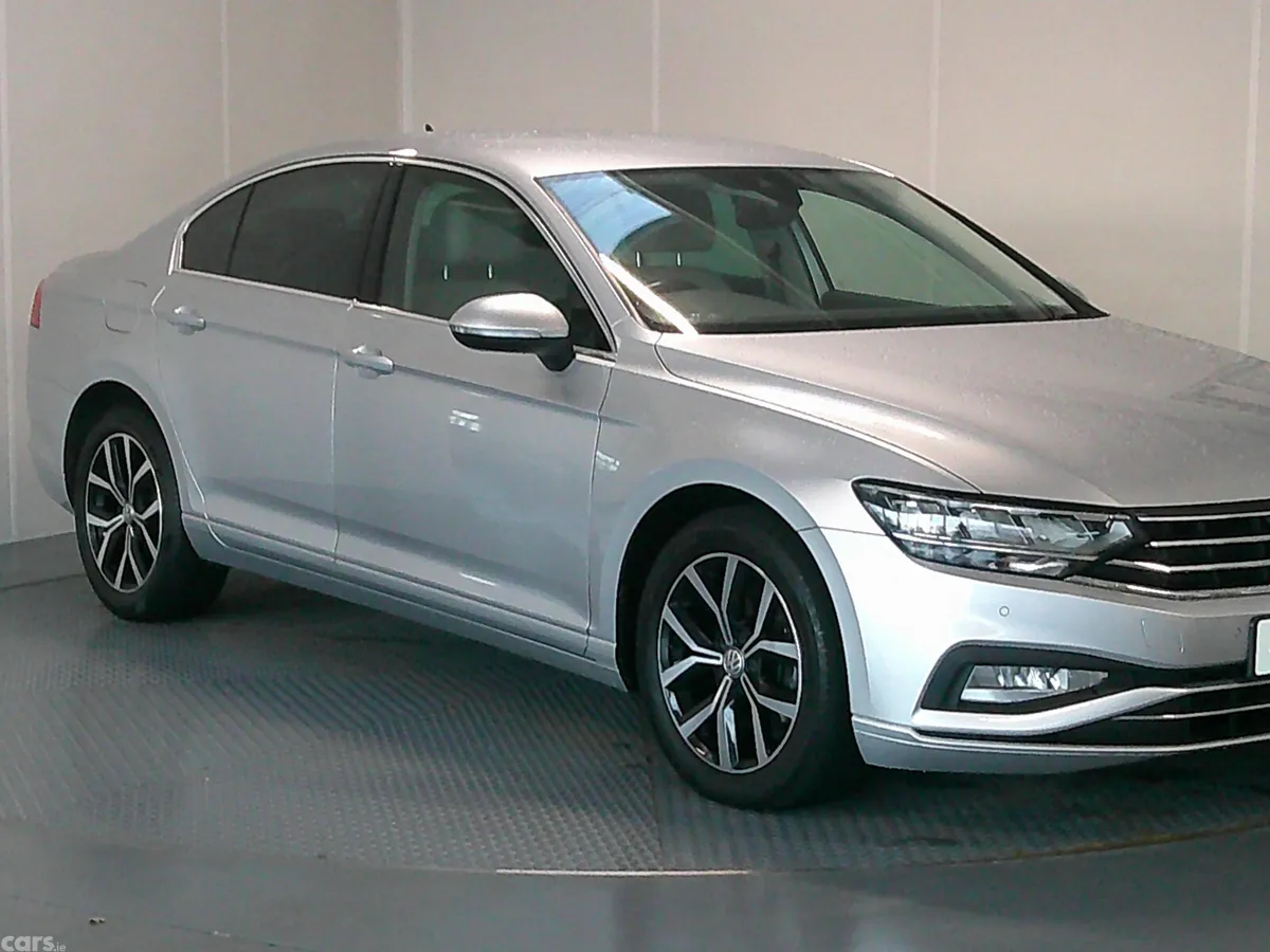 Volkswagen Passat Saloon, Diesel, 2021, Silver