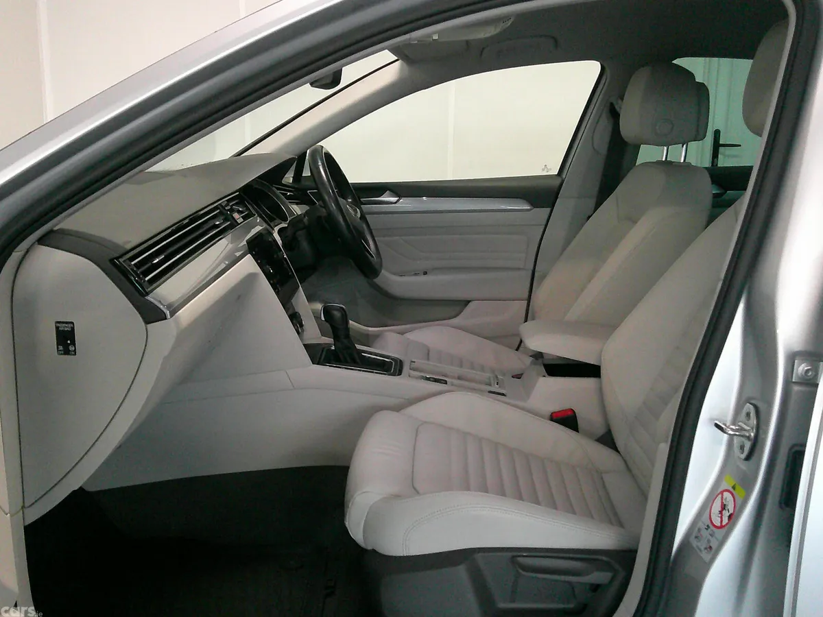 Volkswagen Passat Saloon, Diesel, 2021, Silver