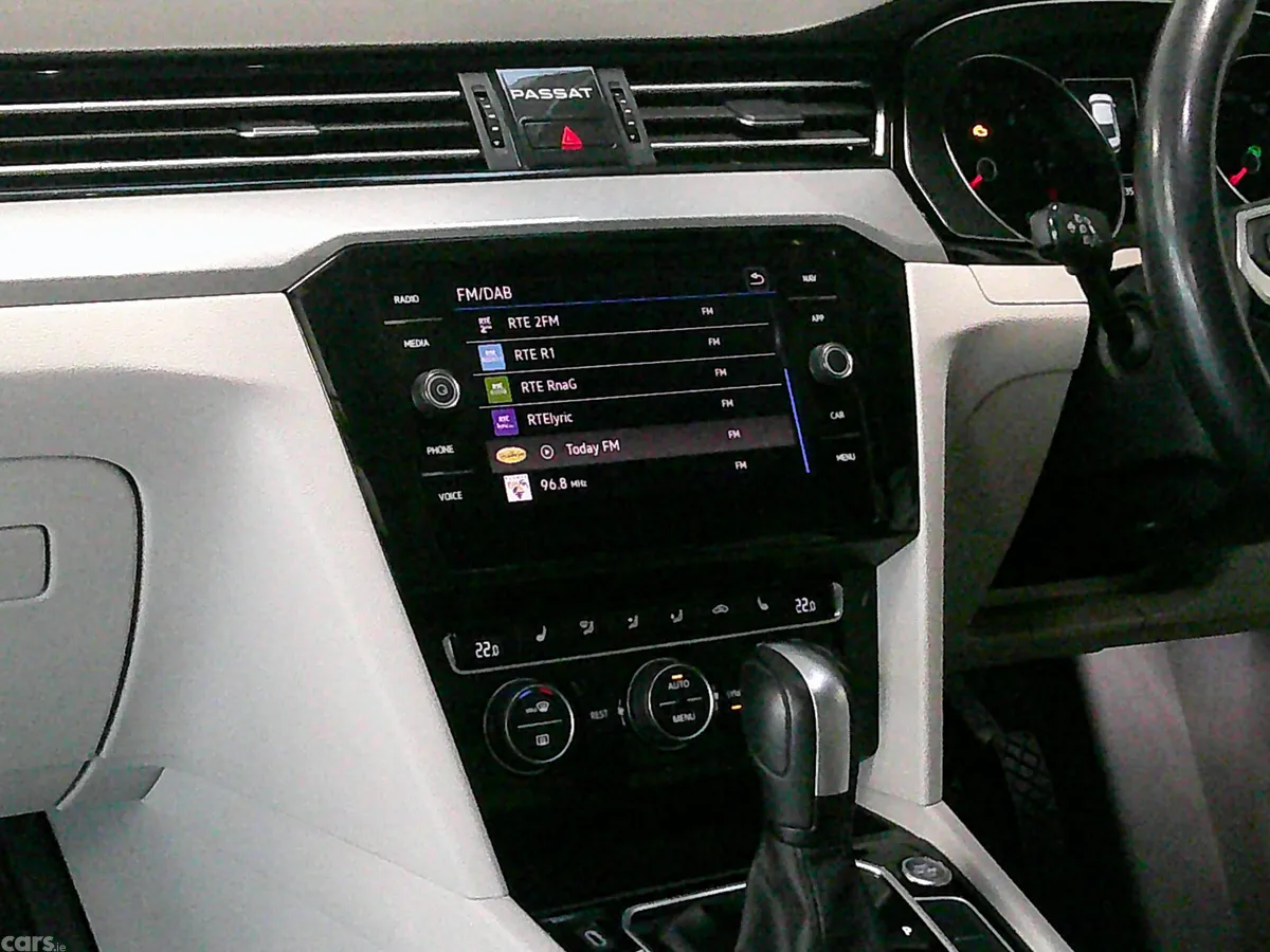 Volkswagen Passat Saloon, Diesel, 2021, Silver