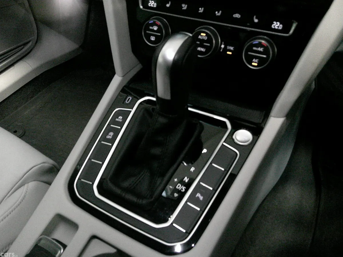 Volkswagen Passat Saloon, Diesel, 2021, Silver