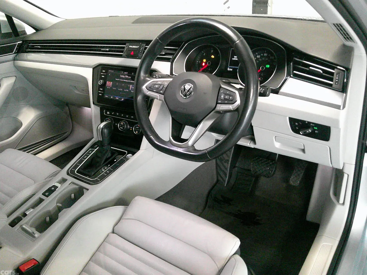 Volkswagen Passat Saloon, Diesel, 2021, Silver