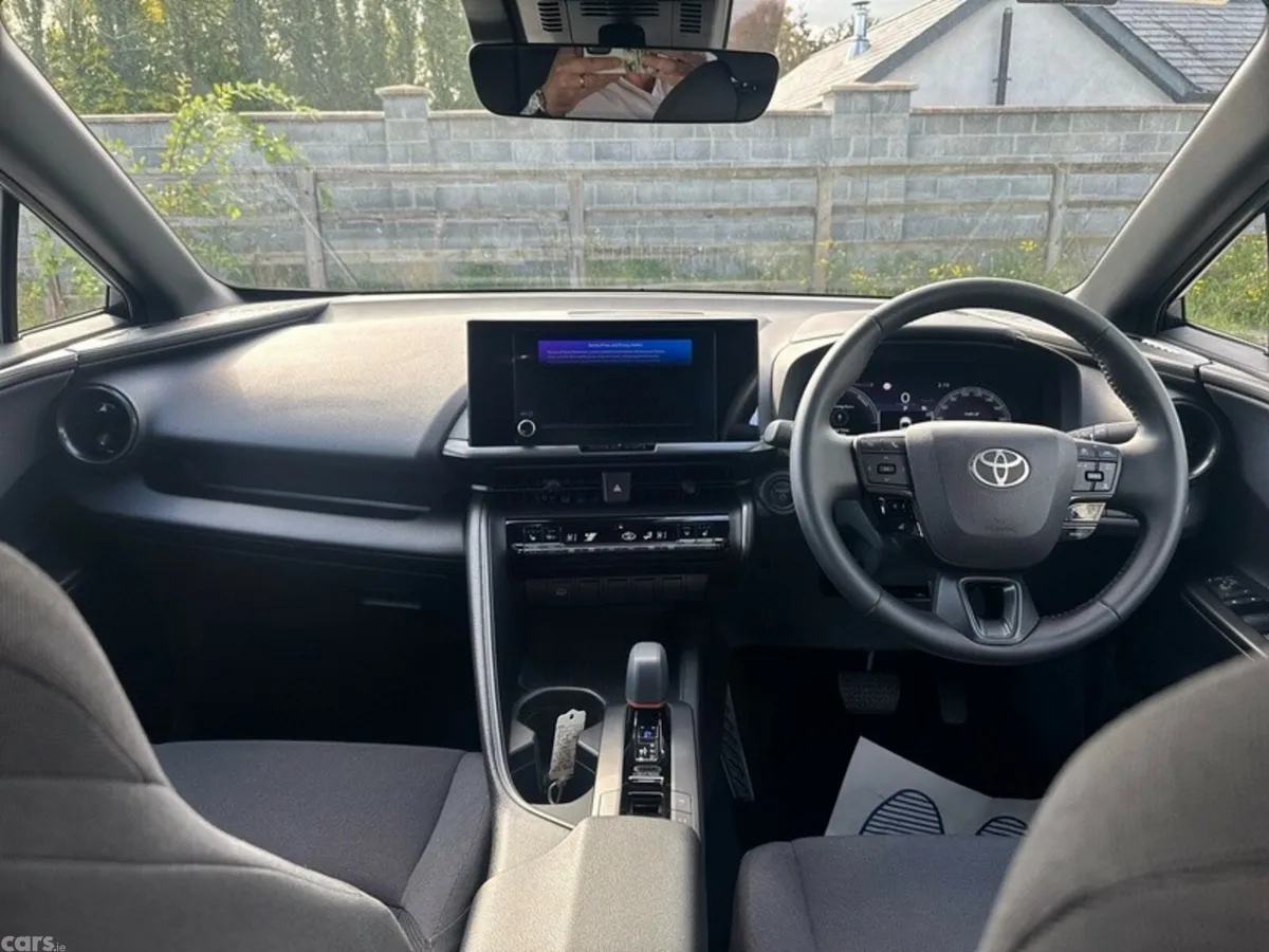 Toyota C-HR SUV, Petrol Hybrid, 2025, White
