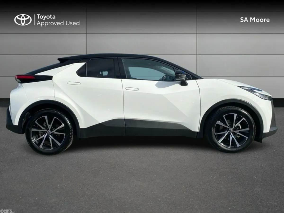 Toyota C-HR SUV, Petrol Hybrid, 2025, White