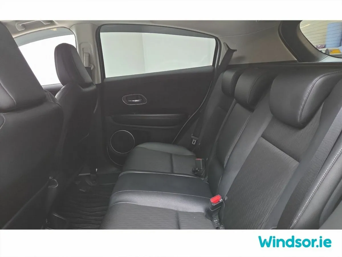 Honda Vezel Estate, Petrol Hybrid, 2019, White