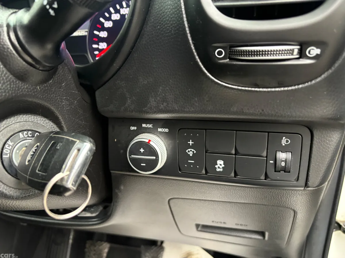 Kia Soul Hatchback, Diesel, 2018, White