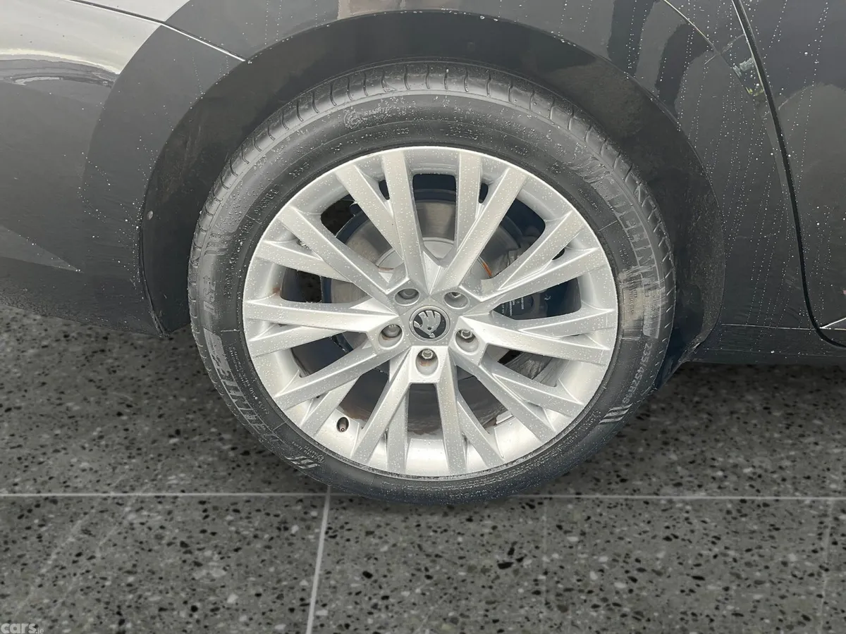 Skoda Superb Saloon, Diesel, 2023, Blue