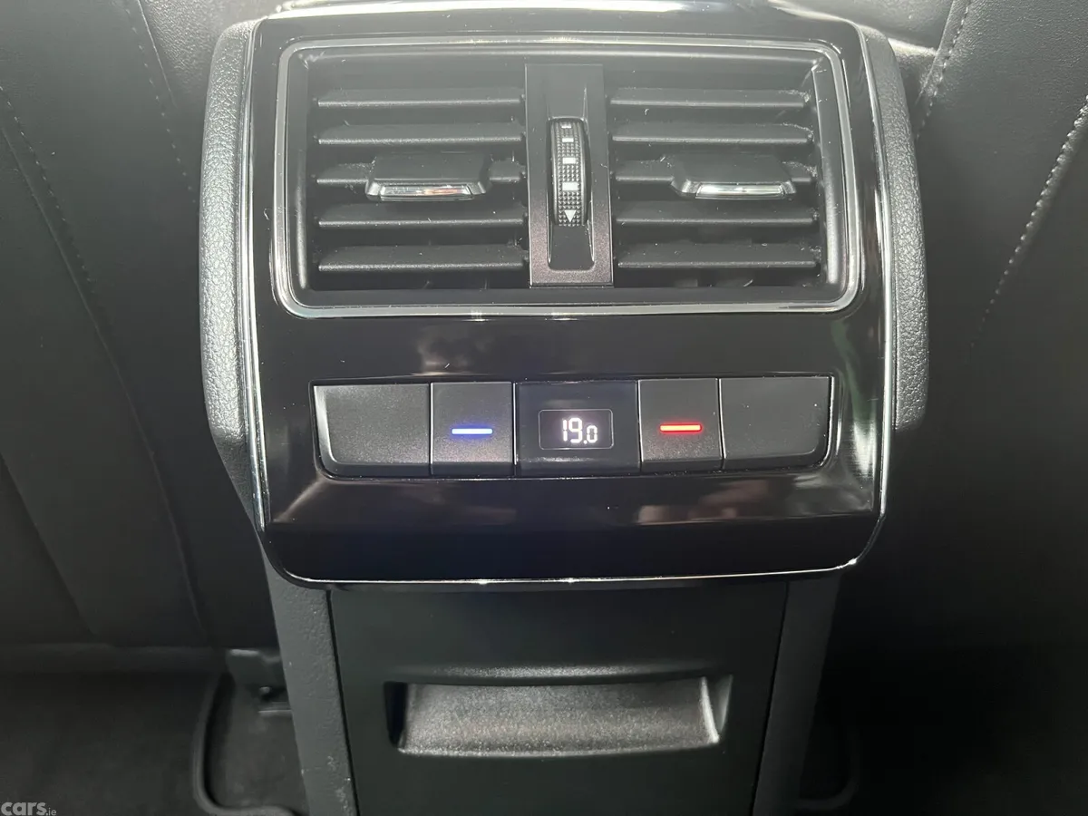 Skoda Superb Saloon, Diesel, 2023, Blue