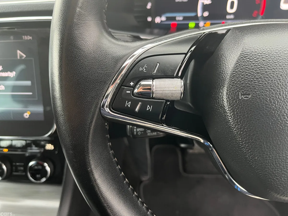 Skoda Superb Saloon, Diesel, 2023, Blue