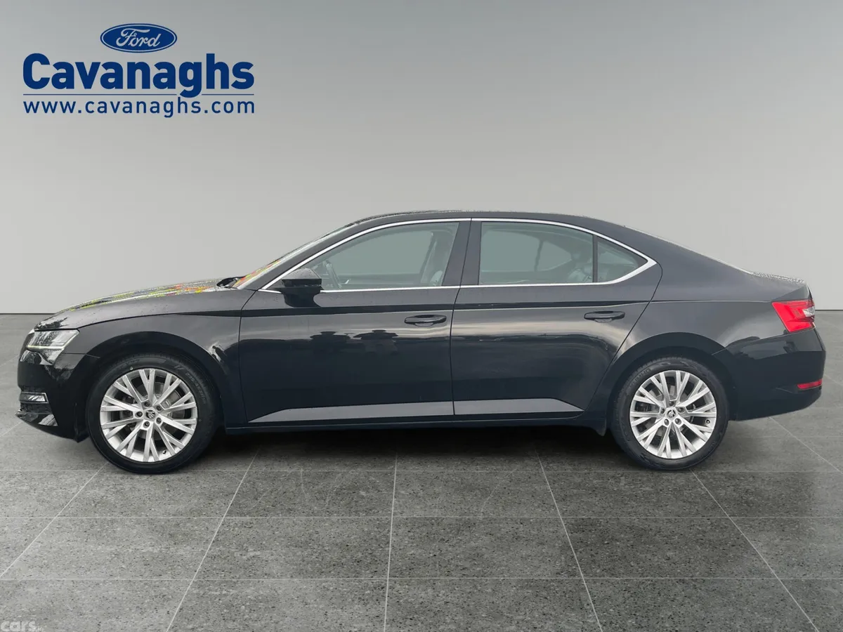 Skoda Superb Saloon, Diesel, 2023, Blue