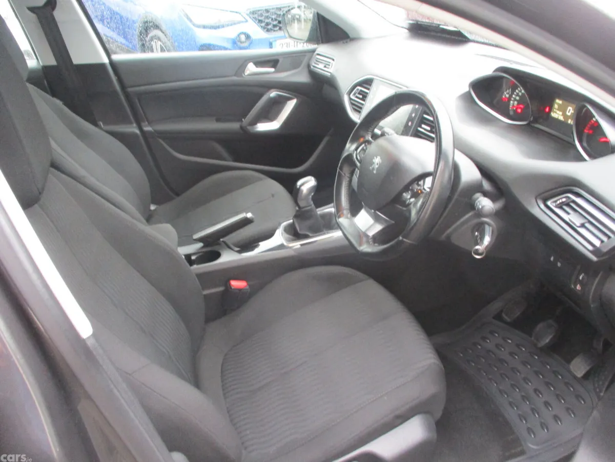 Peugeot 308 Hatchback, Diesel, 2016, Grey