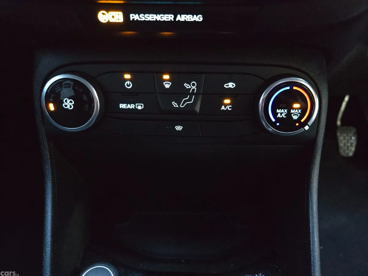Ford Fiesta Hatchback, Petrol, 2018, White