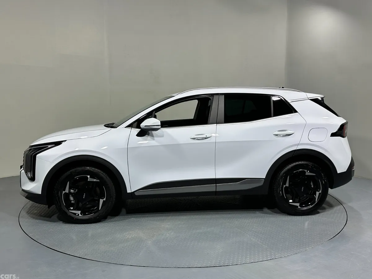 Kia Sportage SUV, Petrol Hybrid, 2026, White