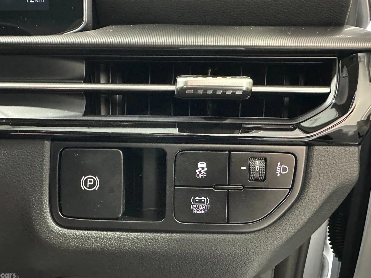Kia Sportage SUV, Petrol Hybrid, 2026, White